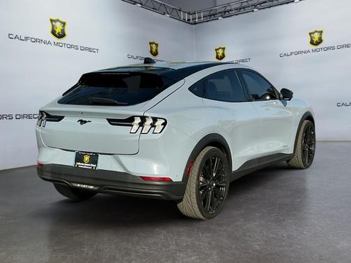 Glacier Gray Metallic Tri-Coat 2024 Ford Mustang Mach-E Select