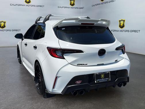 Ice Cap 2023 Toyota Corolla SE