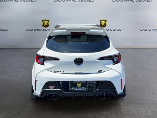 Ice Cap 2023 Toyota Corolla SE