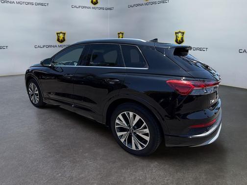 Mythos Black Metallic 2023 Audi Q4 e-tron Premium Plus 40 RWD