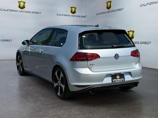 Reflex Silver Metallic 2015 Volkswagen Golf GTI 2.0T SE 2-Door