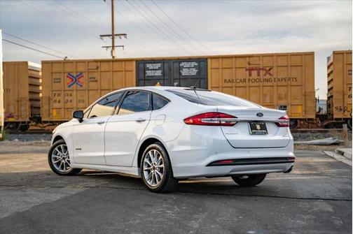 2017 Ford Fusion Hybrid SE