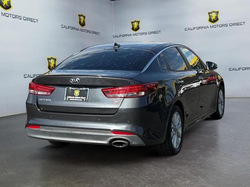 2018 Kia Optima S