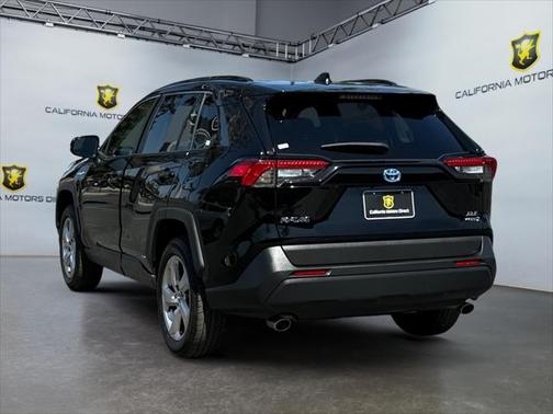 2021 Toyota RAV4 Hybrid XLE Premium