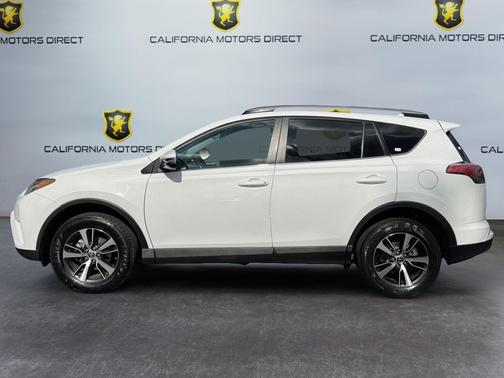 Super White 2017 Toyota RAV4 XLE
