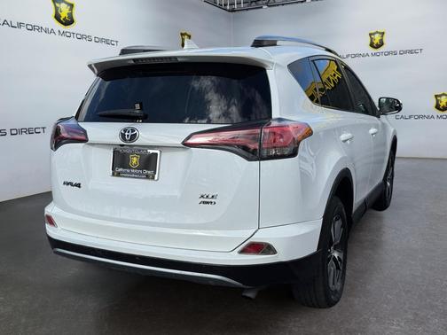 Super White 2017 Toyota RAV4 XLE