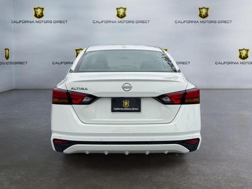 Glacier White 2025 Nissan Altima SV FWD