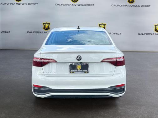 Oryx White Pearl 2022 Volkswagen Jetta 1.5T SE