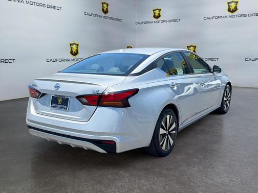 Brilliant Silver Metallic 2022 Nissan Altima 2.5 SV