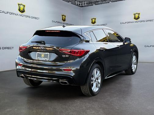 2019 INFINITI QX30 PURE