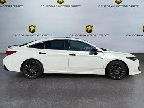 2020 Toyota Avalon Hybrid XSE
