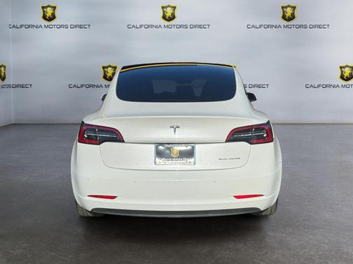 Pearl White Multi-Coat 2022 Tesla Model 3 Long Range