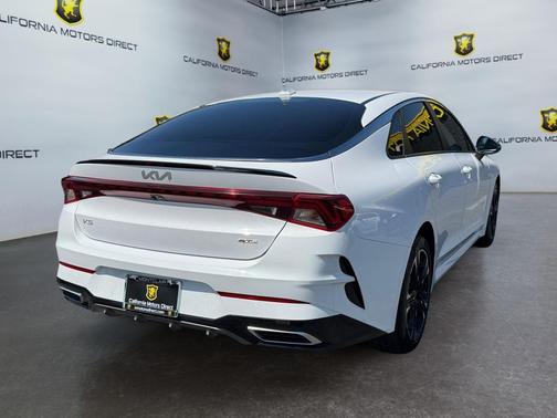 Glacial White Pearl 2024 Kia K5 GT-Line