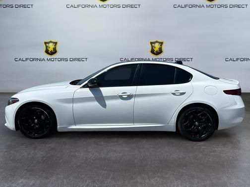 Alfa White 2021 Alfa Romeo Giulia Base