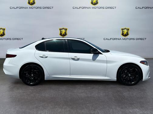 Alfa White 2021 Alfa Romeo Giulia Base