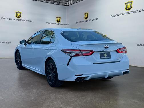 2020 Toyota Camry SE
