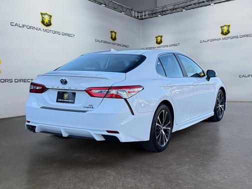 2020 Toyota Camry SE