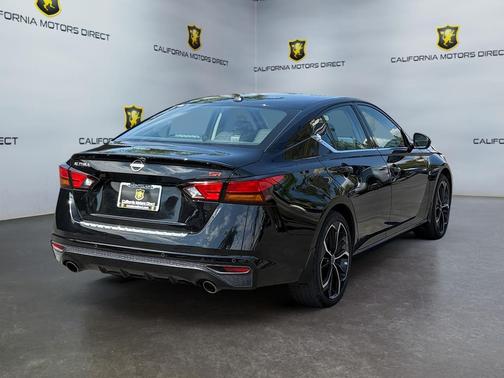 2023 Nissan Altima SR FWD