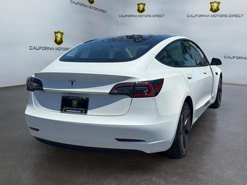 Pearl White Multi-Coat 2023 Tesla Model 3 Standard Range