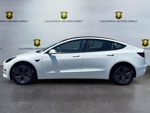 Pearl White Multi-Coat 2023 Tesla Model 3 Standard Range
