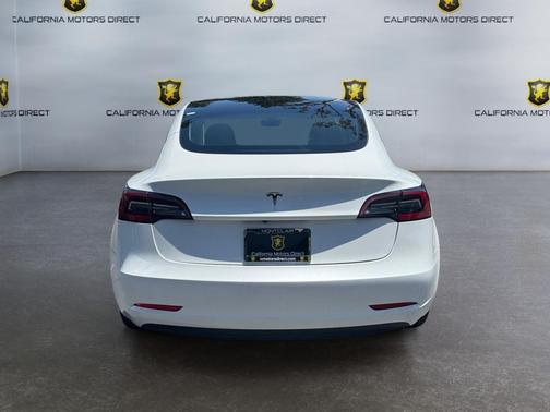 Pearl White Multi-Coat 2023 Tesla Model 3 Standard Range