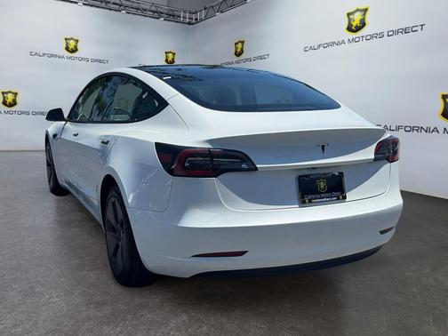 Pearl White Multi-Coat 2023 Tesla Model 3 Standard Range