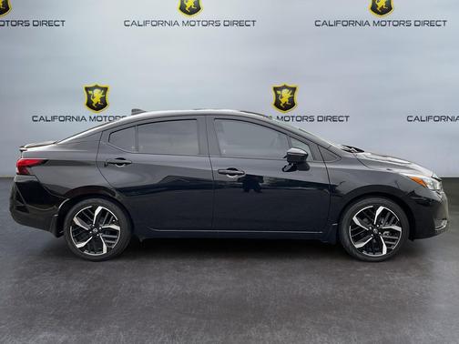 Super Black 2024 Nissan Versa 1.6 S