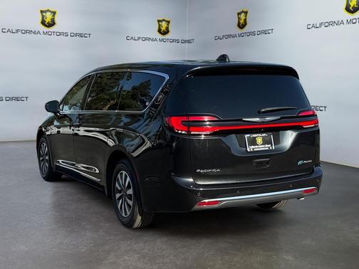 2022 Chrysler Pacifica Hybrid Limited