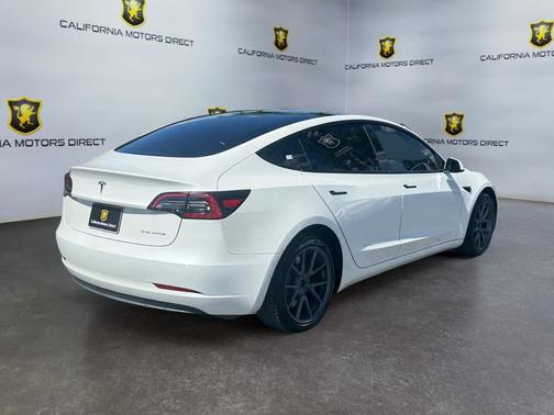 Pearl White Multi-Coat 2023 Tesla Model 3 Long Range