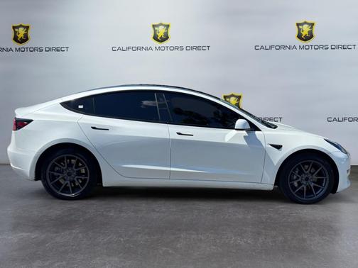 Pearl White Multi-Coat 2023 Tesla Model 3 Long Range