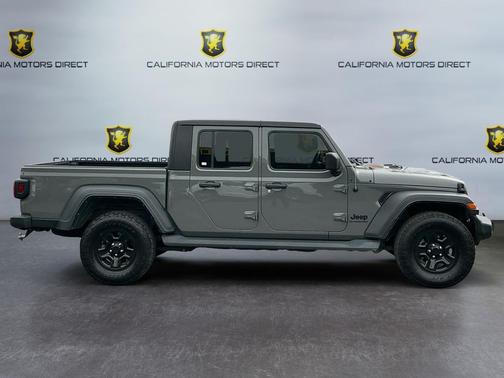 Sting-Gray Clearcoat 2022 Jeep Gladiator Sport