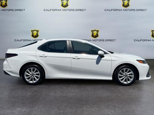 White 2022 Toyota Camry LE