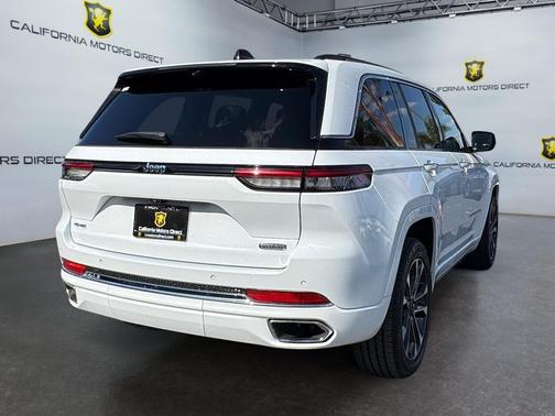Bright White Clearcoat 2023 Jeep Grand Cherokee 4xe Overland