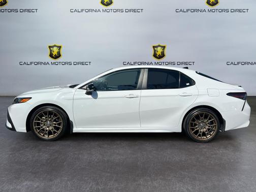 Ice Cap 2023 Toyota Camry SE