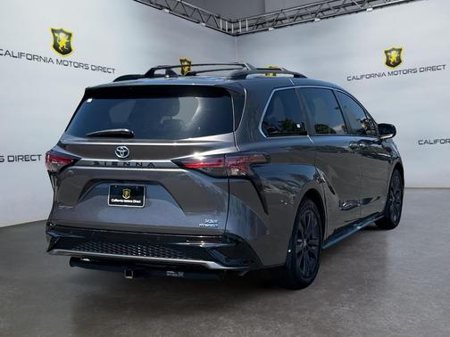 2021 Toyota Sienna XSE 7 Passenger
