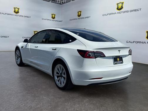 Pearl White Multi-Coat 2023 Tesla Model 3 Standard Range