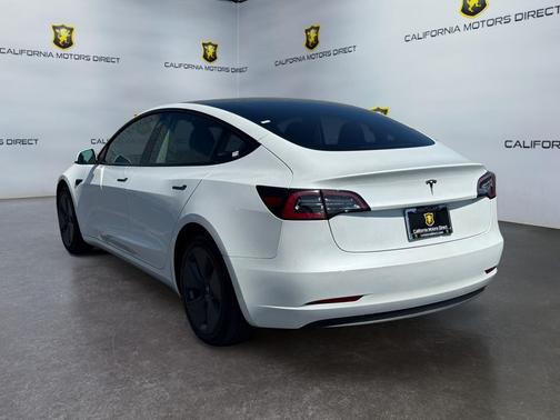 Pearl White Multi-Coat 2023 Tesla Model 3 Standard Range