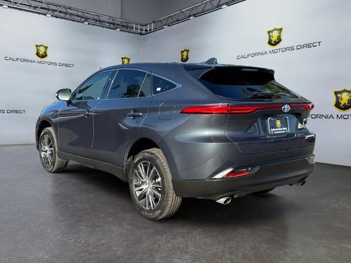 Coastal Gray Metallic 2022 Toyota Venza LE