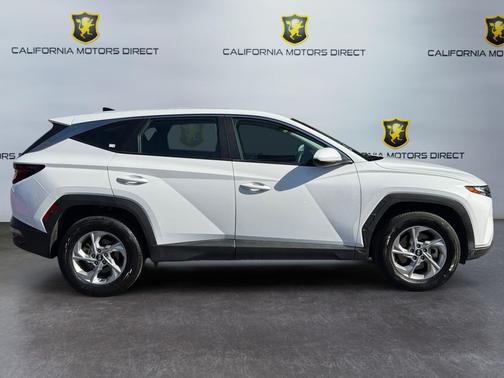 White Pearl 2024 Hyundai TUCSON SE