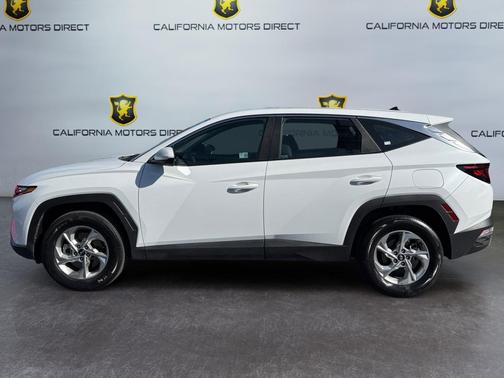 White Pearl 2024 Hyundai TUCSON SE