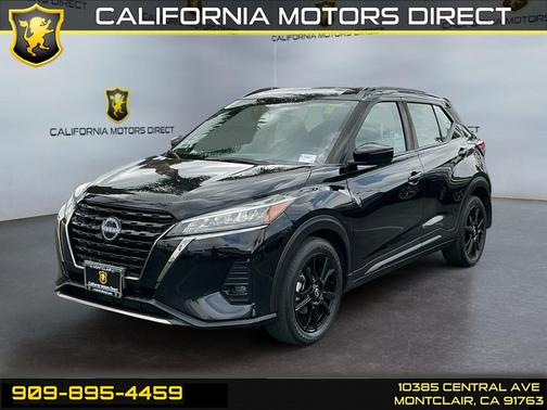 Super Black 2023 Nissan Kicks SR