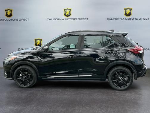 Super Black 2023 Nissan Kicks SR