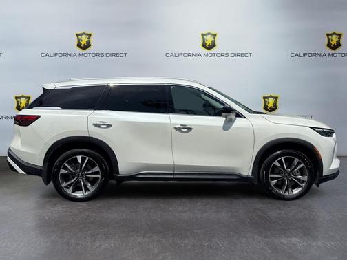 Majestic White 2023 INFINITI QX60 Luxe