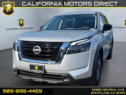 Brilliant Silver Metallic 2024 Nissan Pathfinder S FWD