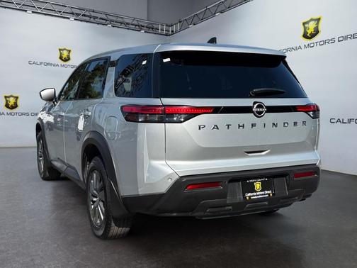 Brilliant Silver Metallic 2024 Nissan Pathfinder S FWD