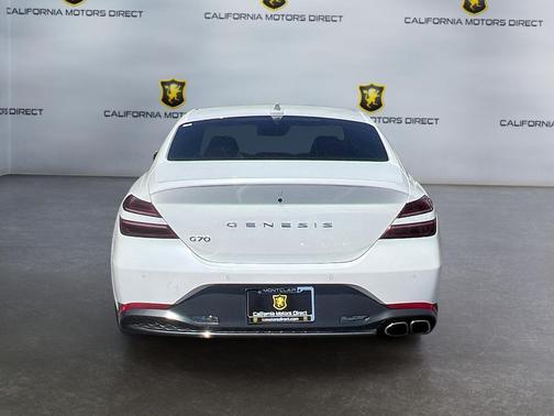 Uyuni White 2023 Genesis G70 2.0T RWD