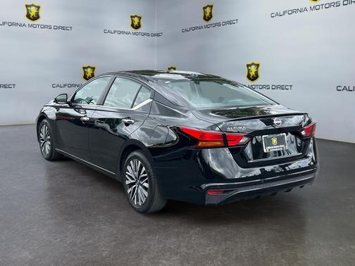 Super Black 2025 Nissan Altima SV FWD