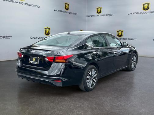 Super Black 2025 Nissan Altima SV FWD