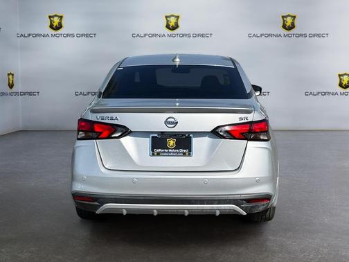 Brilliant Silver Metallic 2022 Nissan Versa 1.6 S