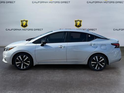 Brilliant Silver Metallic 2022 Nissan Versa 1.6 S